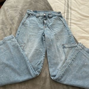 AE Dreamy Drape Stretch Super High-Waisted Cargo Baggy Wide-Leg Jean